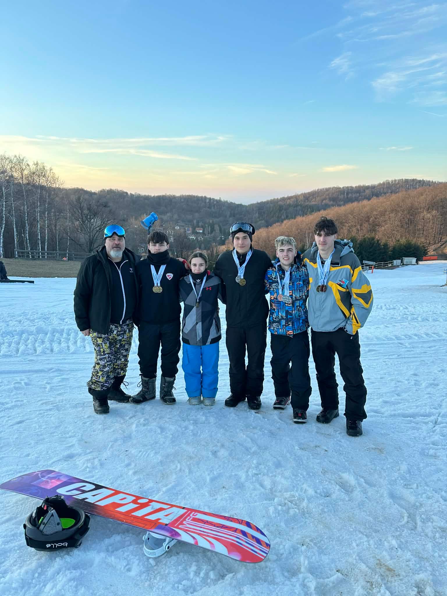Snowboard csapat.JPG